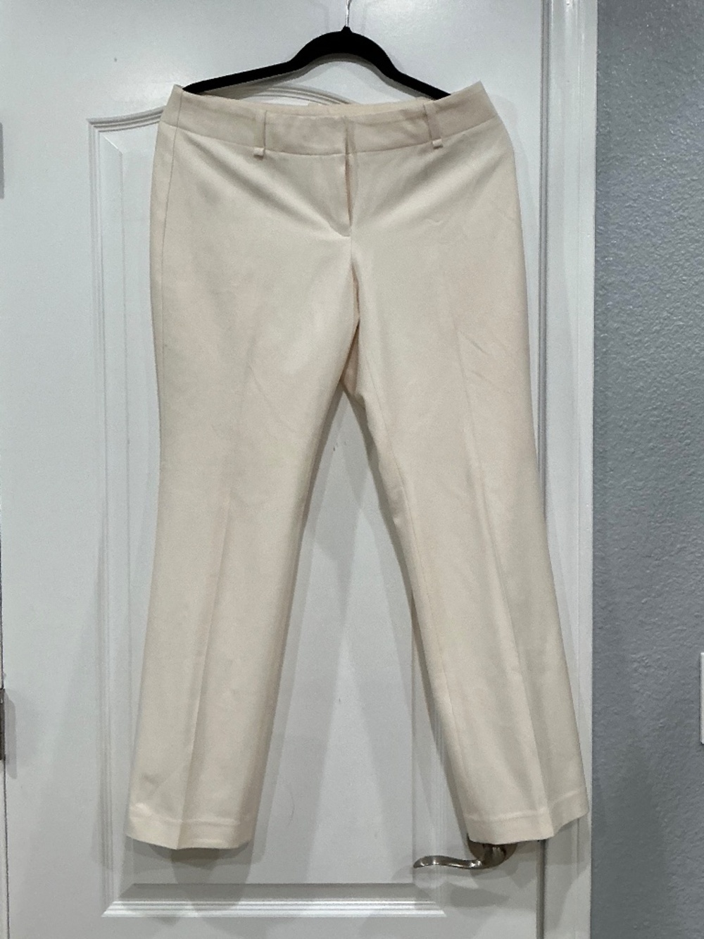 Ann Taylor: Off-White Cream Straight Leg Tailored Dress Pants Trousers